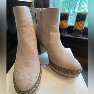 Chunky Boots with Suede like finish